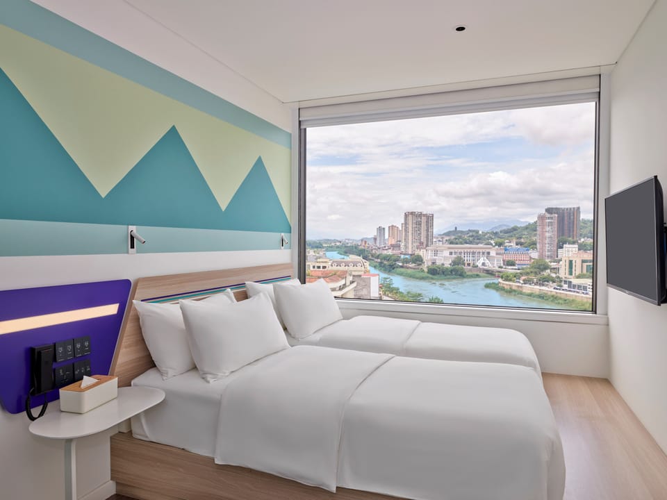 Standard Room, 2 Twin Beds | City view