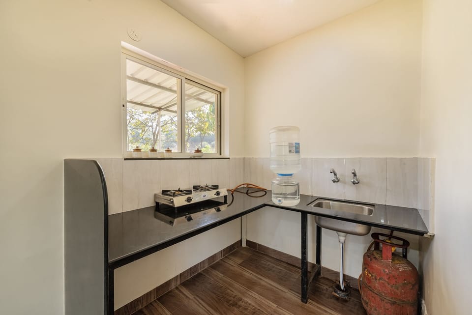 Fridge, microwave, oven, cookware/dishes/utensils