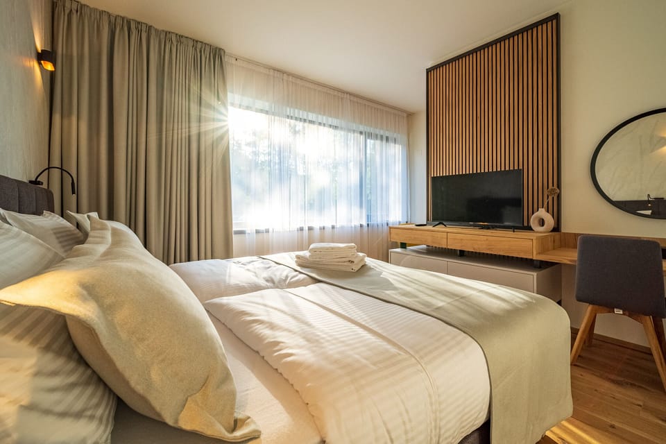 Junior Studio Suite | Hypo-allergenic bedding, Select Comfort beds, minibar, in-room safe