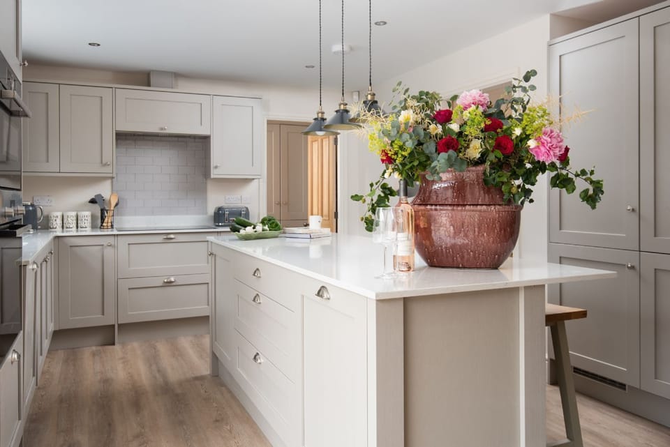 Partridge Lodge - fully equipped, modern kitchen with separate utility room