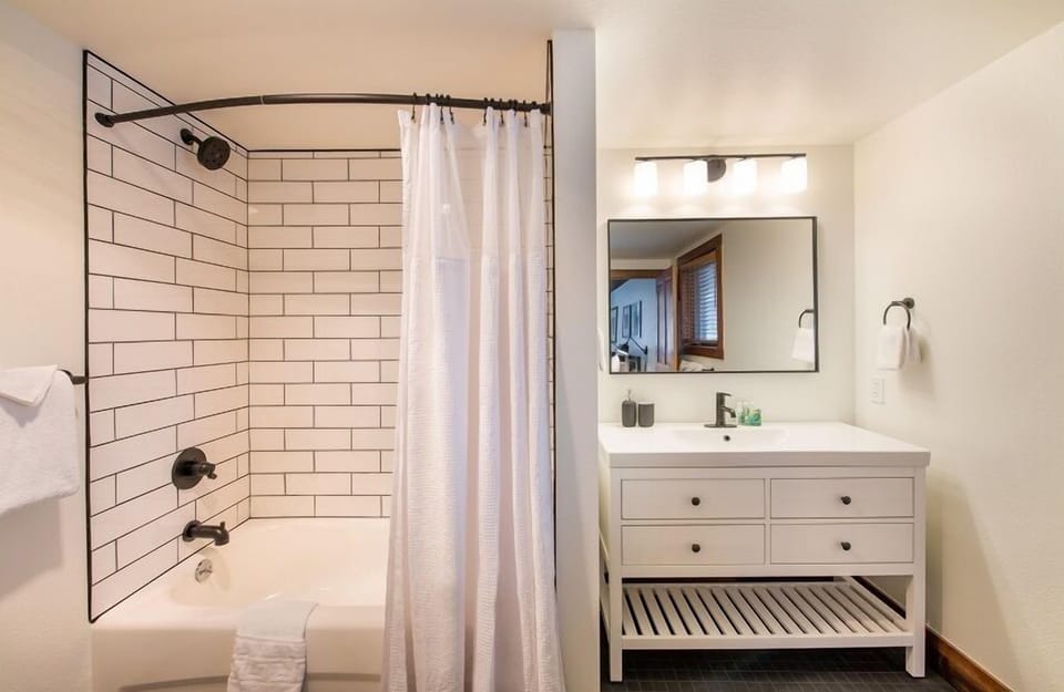Condo, 2 Bedrooms | Bathroom | Towels