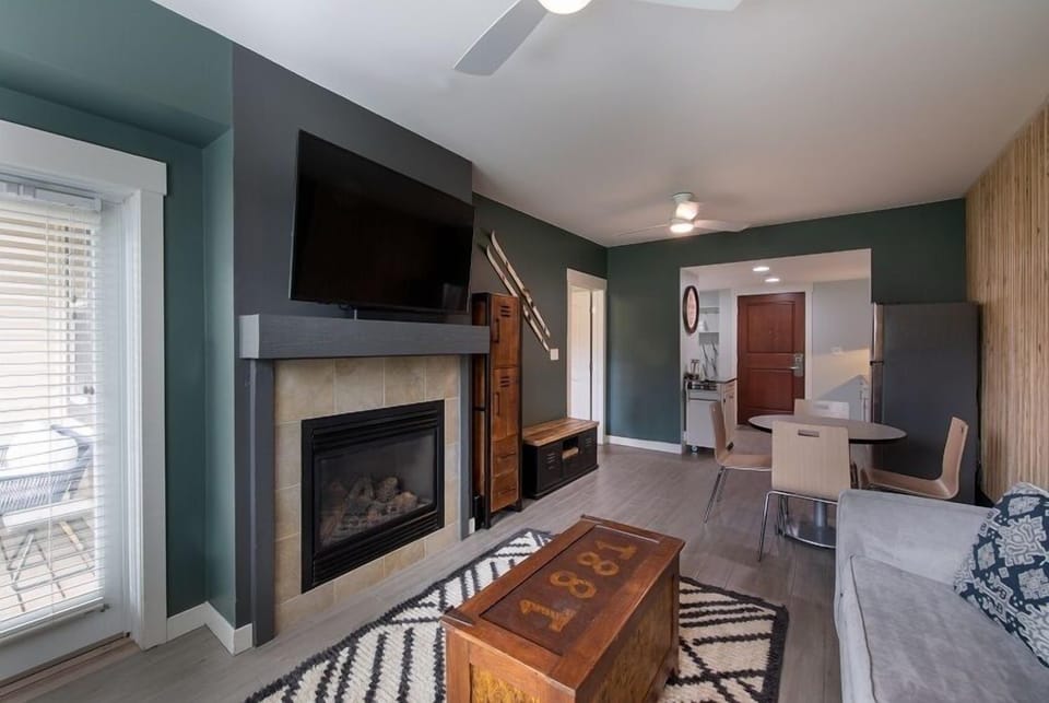 Condo, 1 Bedroom | Living room