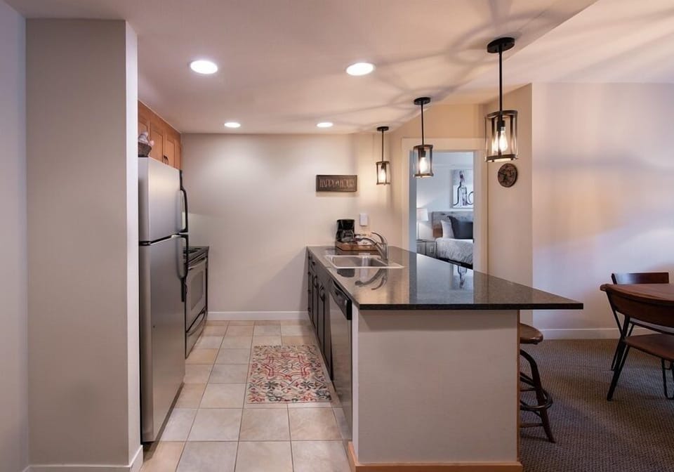 Condo, 2 Bedrooms | Private kitchen | Fridge, oven, coffee/tea maker, toaster