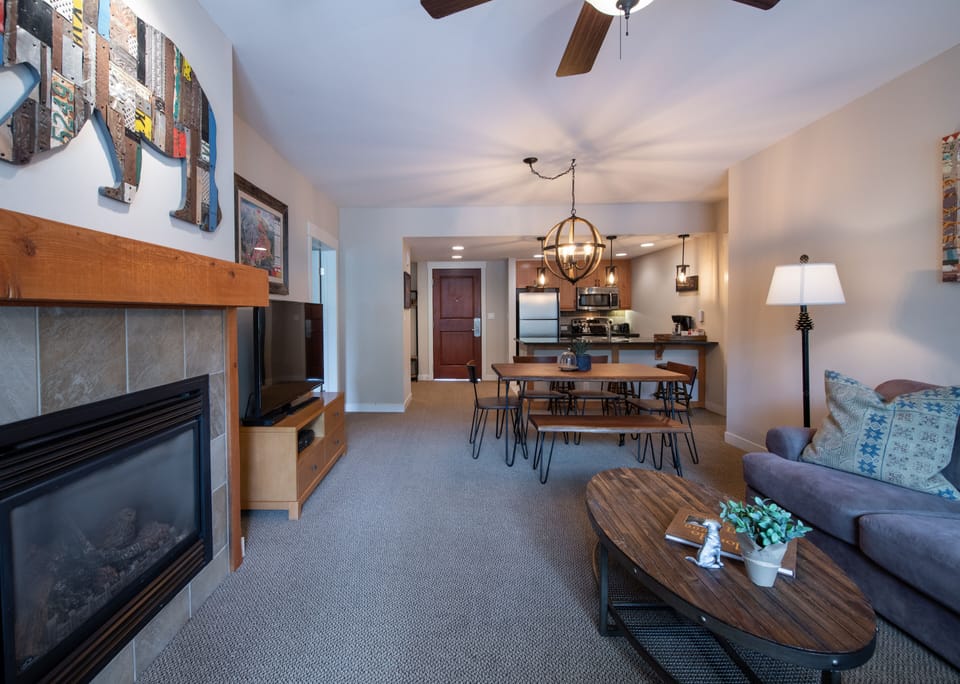 Condo, 2 Bedrooms | Living room