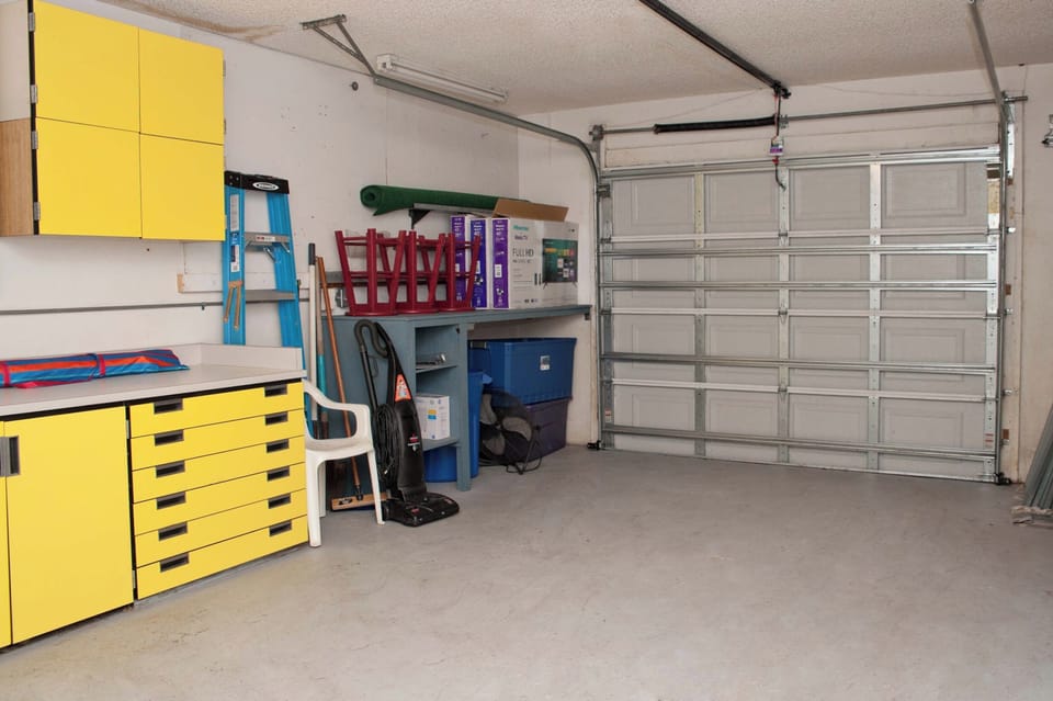 1 Car Garage