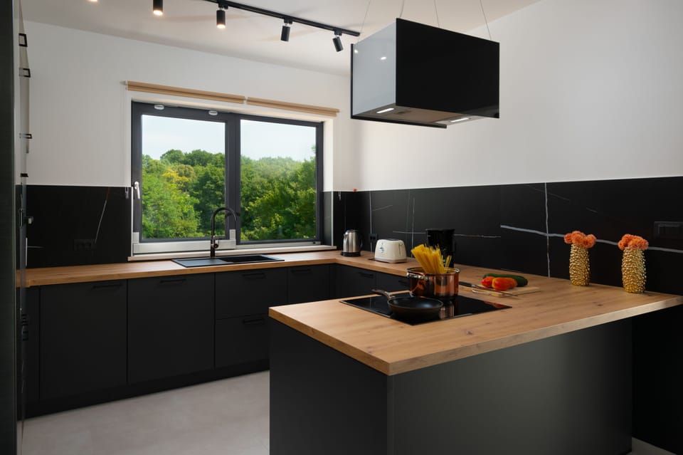 With a nature view like this, cooking is a pleasurable task.