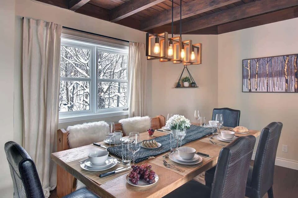 Salle a manger/Dining room