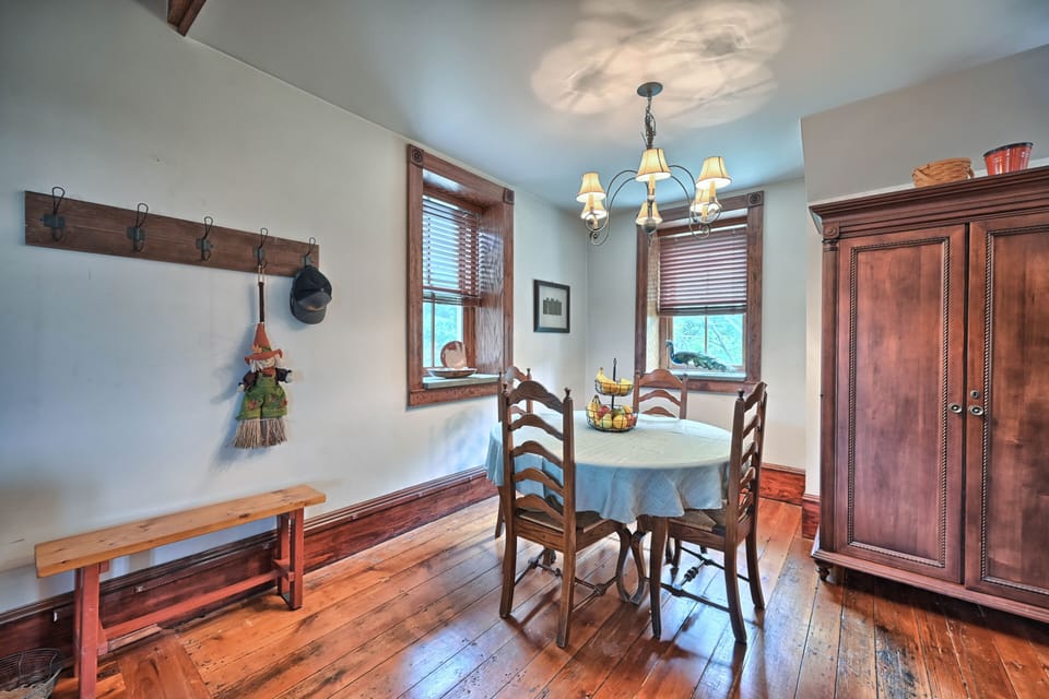 Dining space with sitting area
