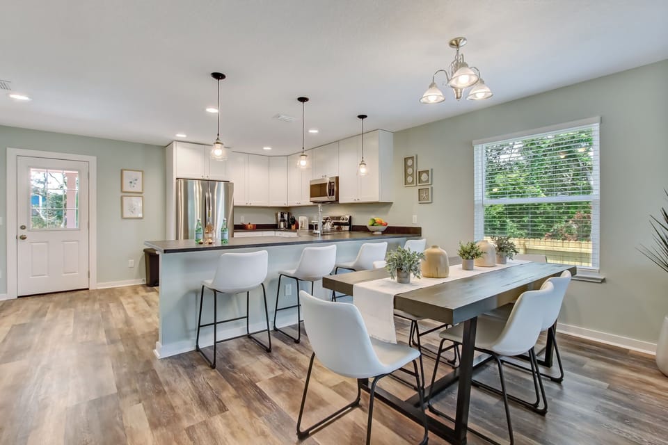 10-web-or-mls-22_5477 A1A South