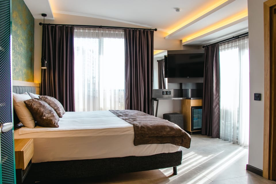 Minibar, in-room safe, blackout drapes, soundproofing