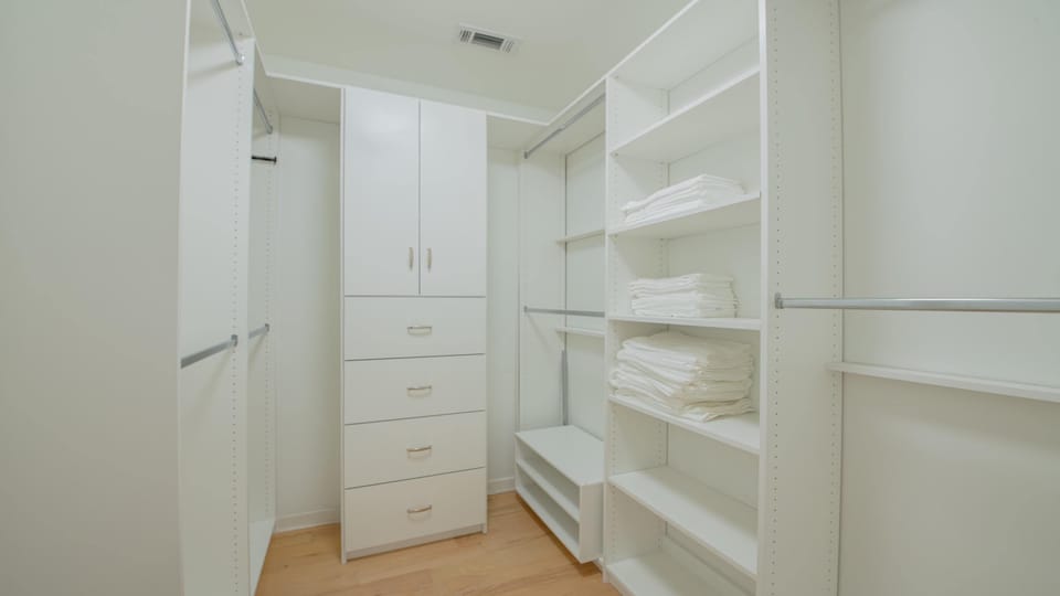 Walk in closet