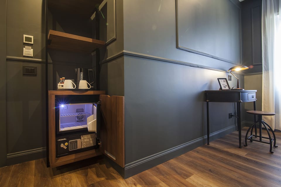 Superior Quadruple Room | Memory foam beds, minibar, in-room safe, desk