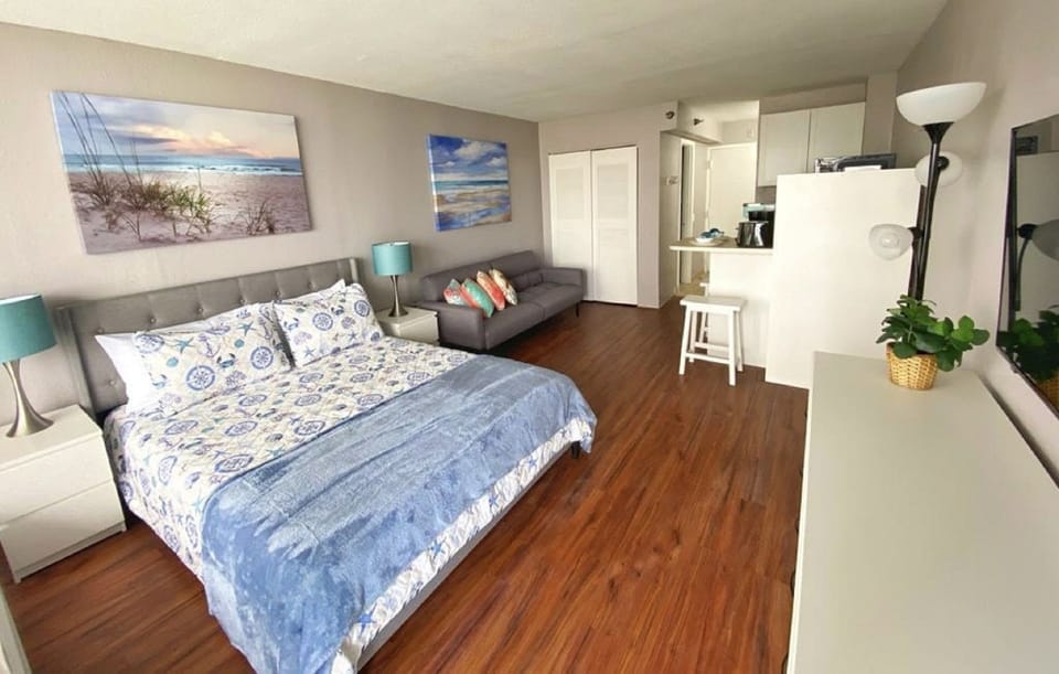 Panoramic Triple Room, Kitchenette, Ocean View | Iron/ironing board, free WiFi