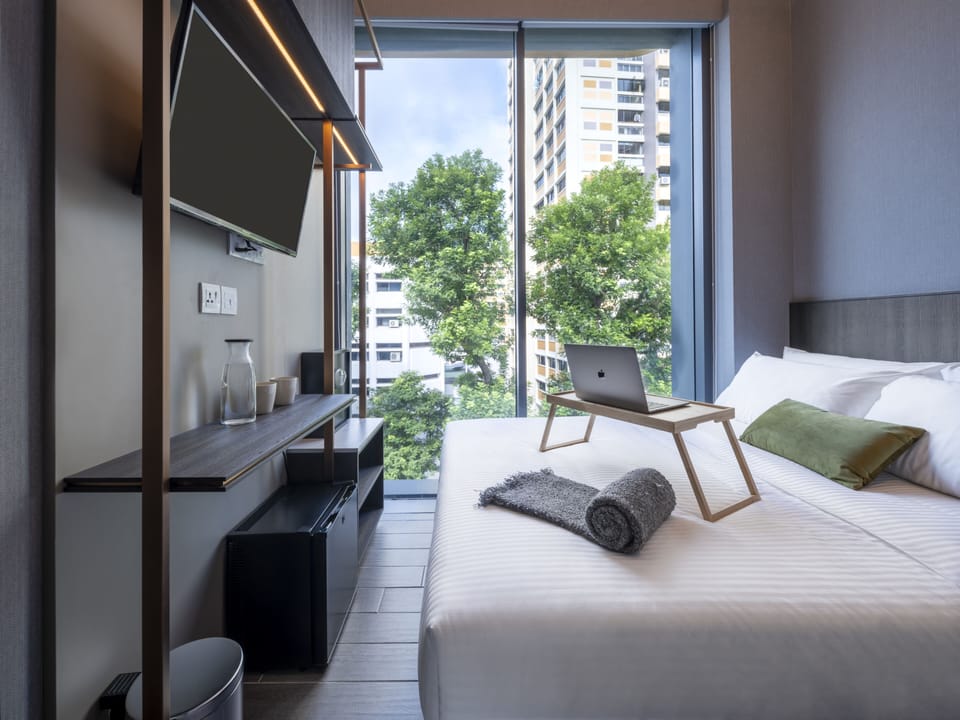 Deluxe Double Room | In-room safe, WiFi (free), individually furnished, bed sheets