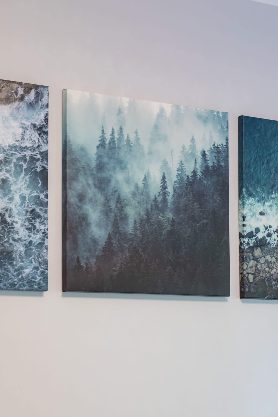 A decorative wall piece with a nature-inspired design, adding a touch of elegance to the space.
