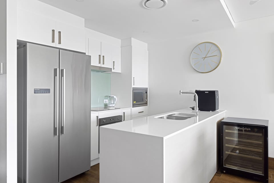 Full kitchen