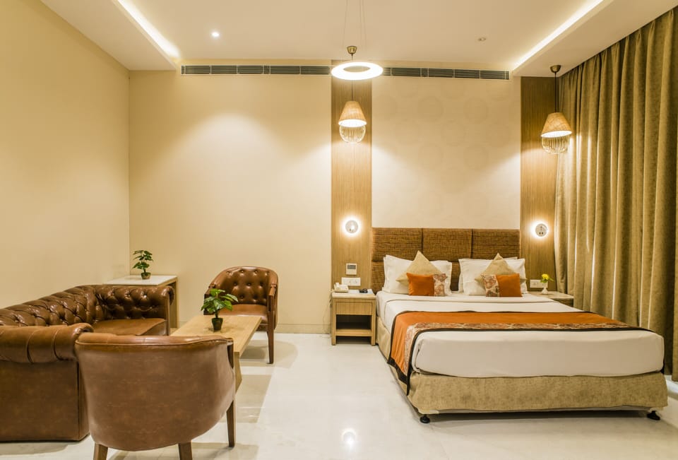 Club Premium Room | Blackout drapes, soundproofing, iron/ironing board, bed sheets