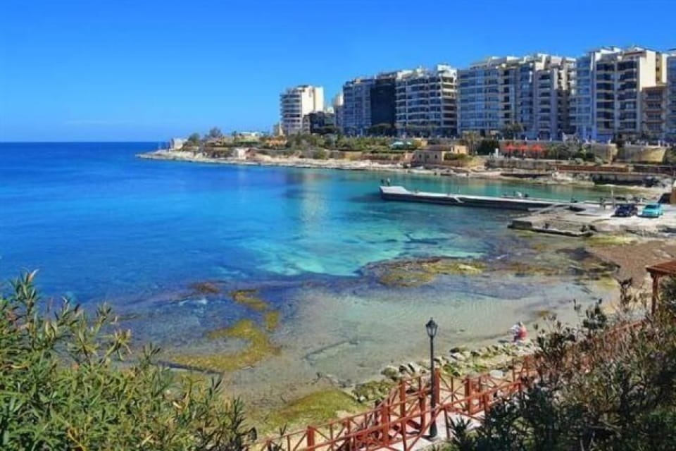 Modern 1BR Apartment Steps From the Promenade Apartment in Malta