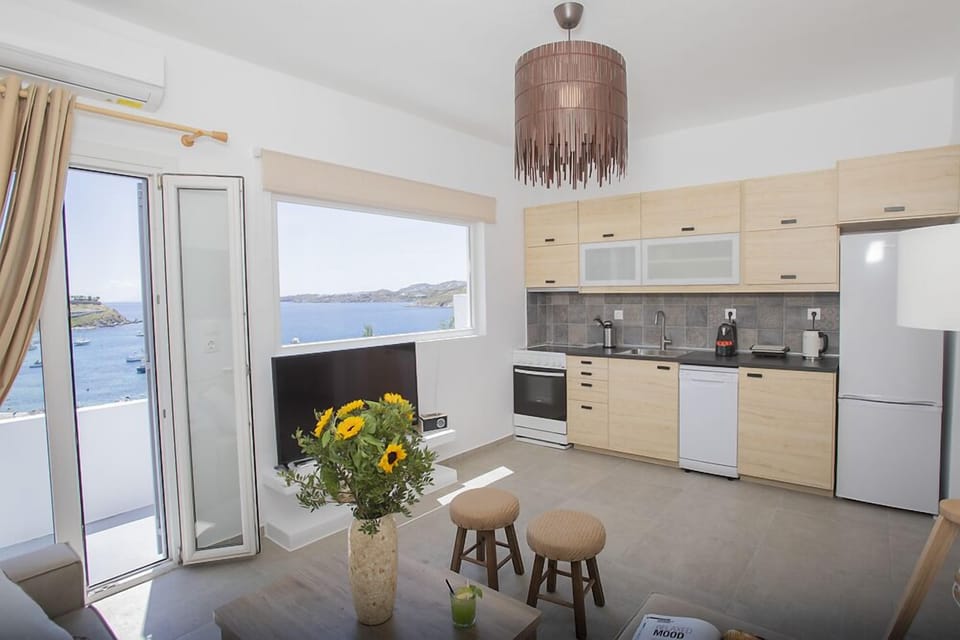 Brown LUXURY HOUSE SEA FRONT | Private kitchen | Full-size fridge, oven, dishwasher, coffee/tea maker