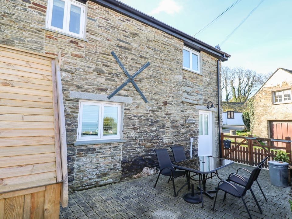 Cottage | Property grounds