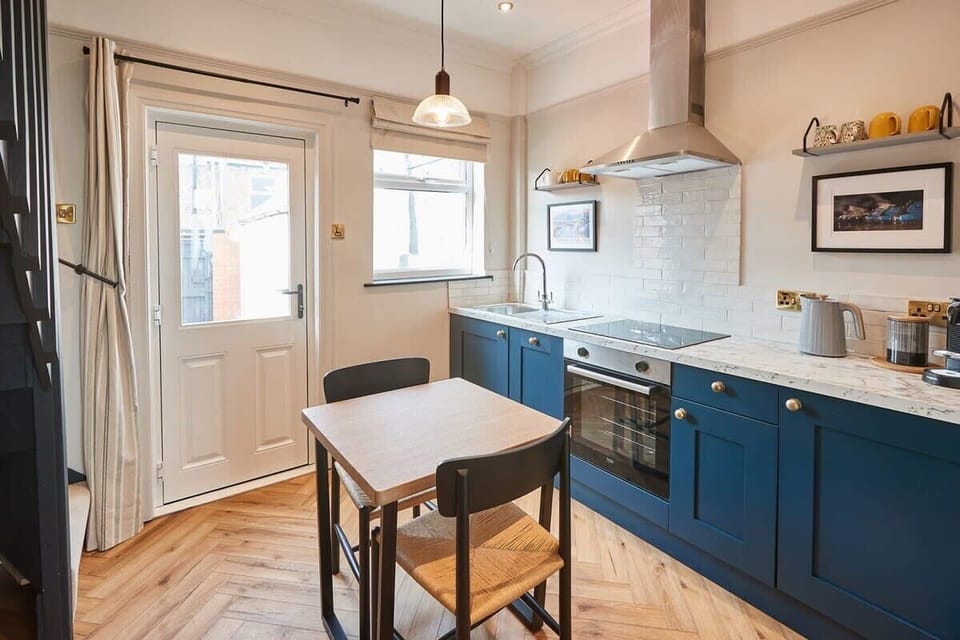 The Railman's House, York - Host & Stay