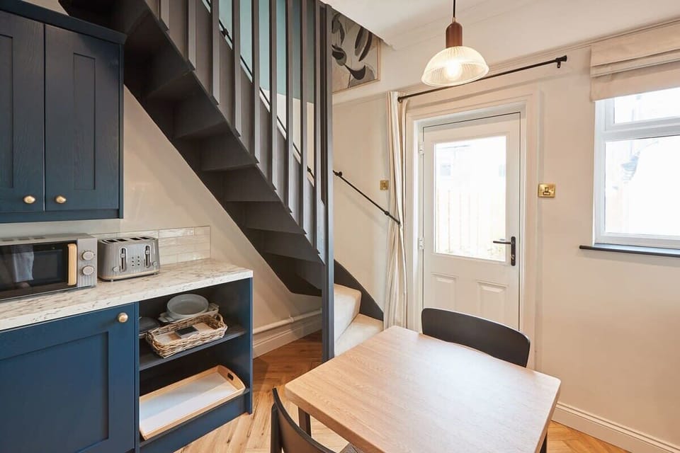 The Railman's House, York - Host & Stay