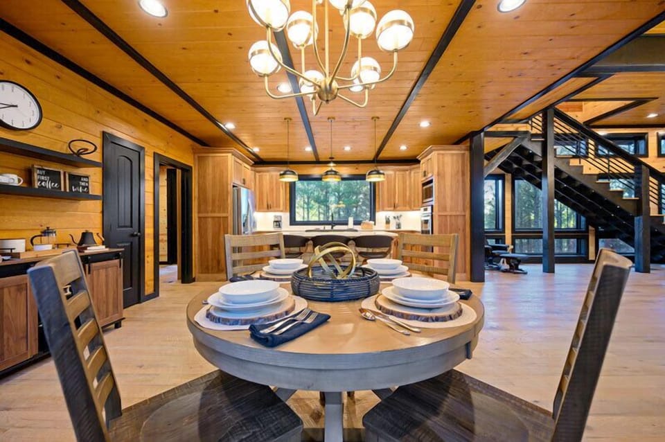 Rustic Treehouse Cabin - Interior Dining Room