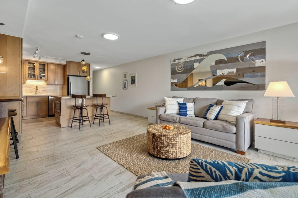 Spacious living room