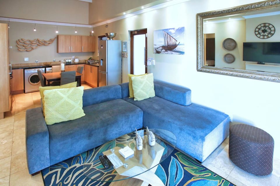 Classic Apartment | Living area | 39-inch LED TV with cable channels, TV