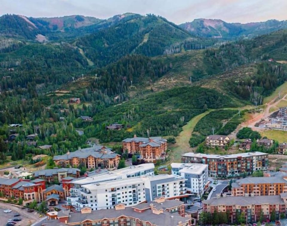 Apex sits perched above it all—true alpine luxury.