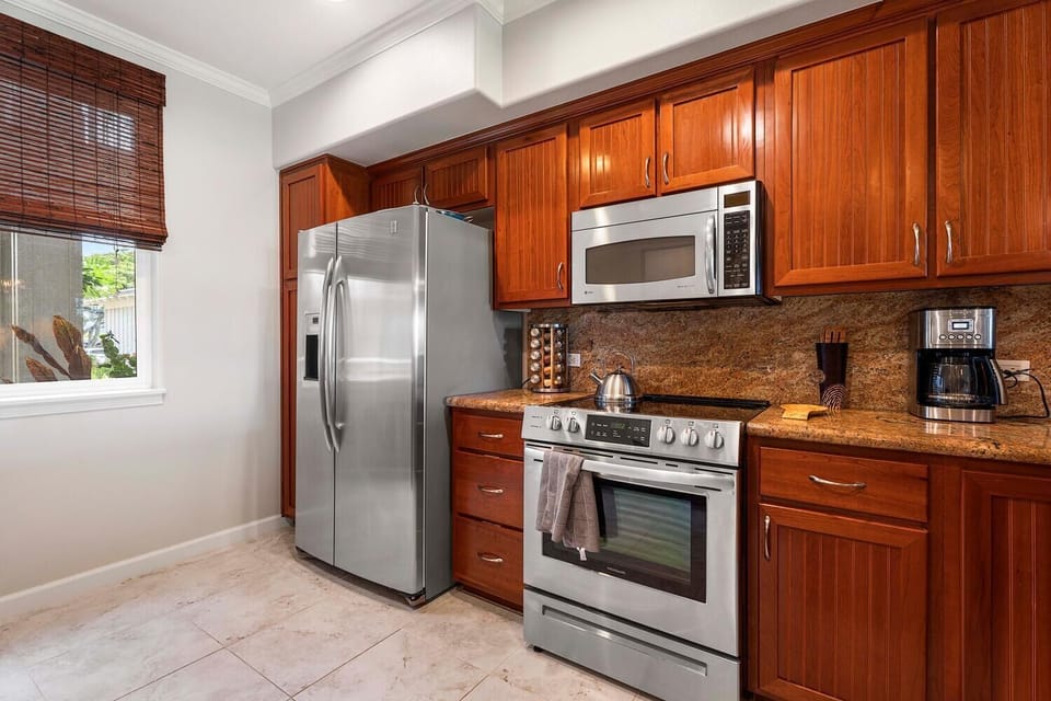 Well equipped with  granite countertops and high-end appliances