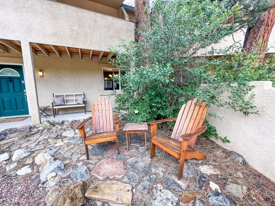 Come enjoy the mountains from this super convenient location on 3.5 private acre