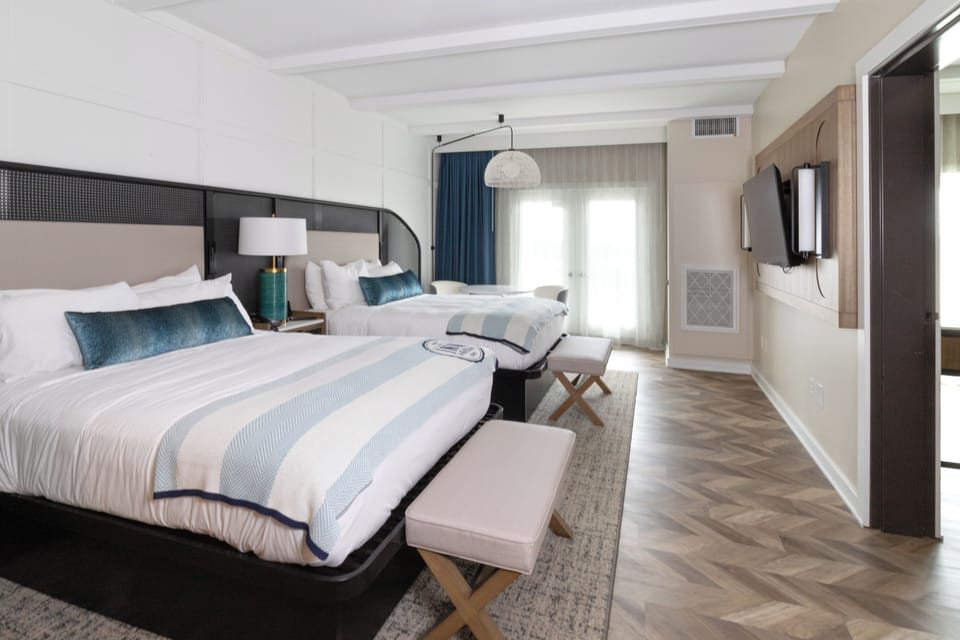 3 Queen Suite | Hypo-allergenic bedding, in-room safe, desk, laptop workspace