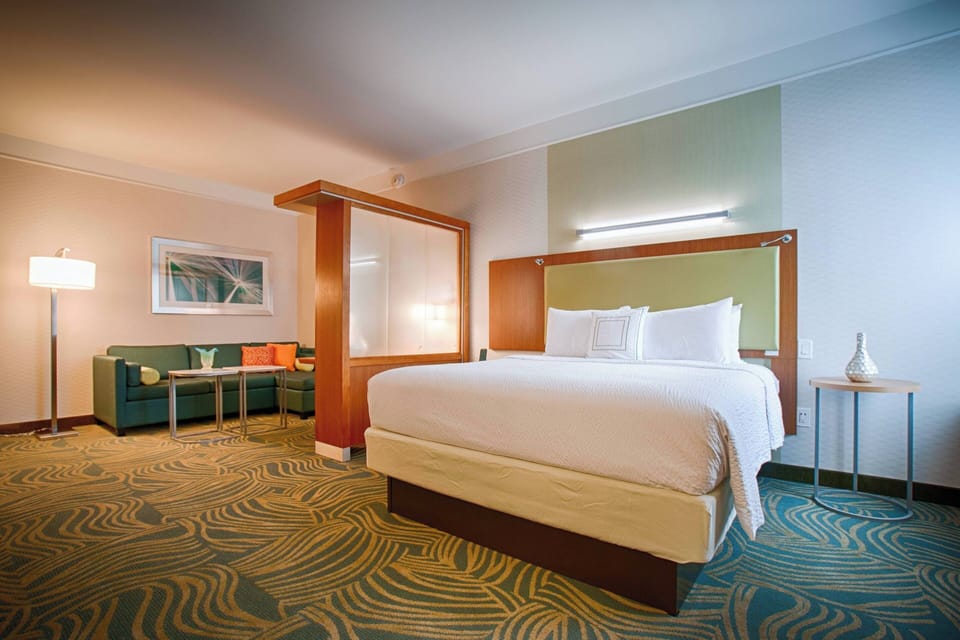 Premium bedding, Tempur-Pedic beds, in-room safe, desk
