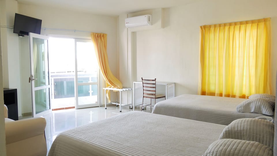 Comfort Studio Suite | Down comforters, blackout drapes, soundproofing, free WiFi