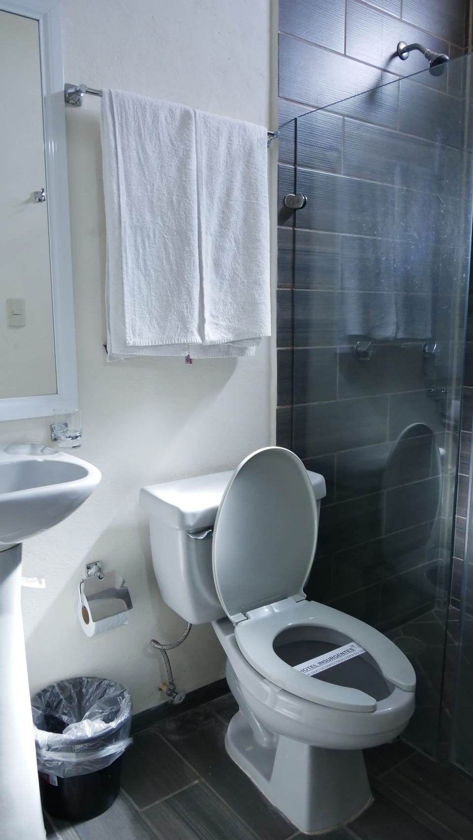 Comfort Studio Suite | Bathroom | Separate tub and shower, hair dryer, towels