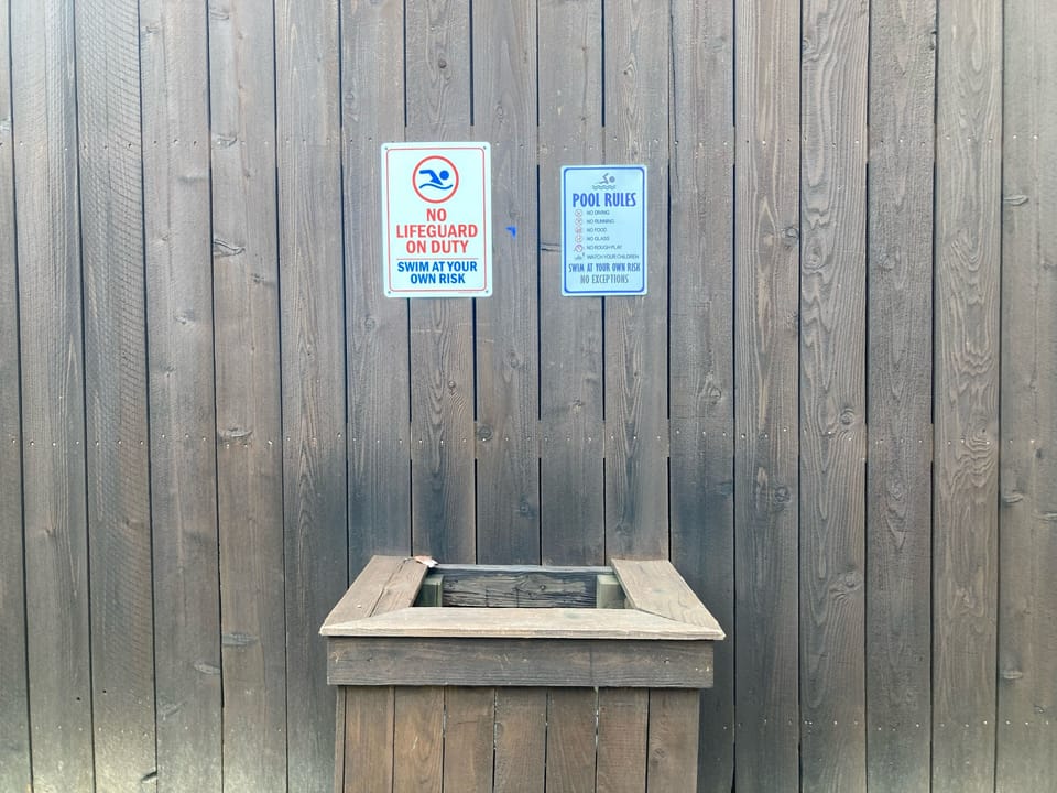 Pool safety signs