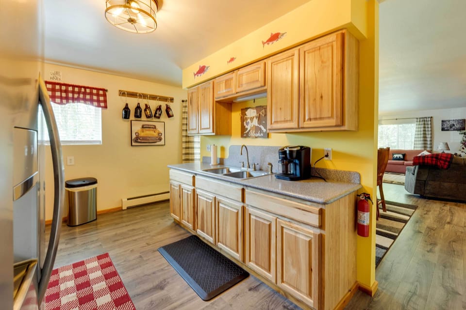 Kitchen | Main Floor | Blender | Ice Maker | Toaster