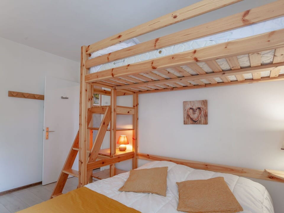 Building, Comfort, Wood, Interior Design, Architecture, Shade, Flooring, Floor, Bed Frame