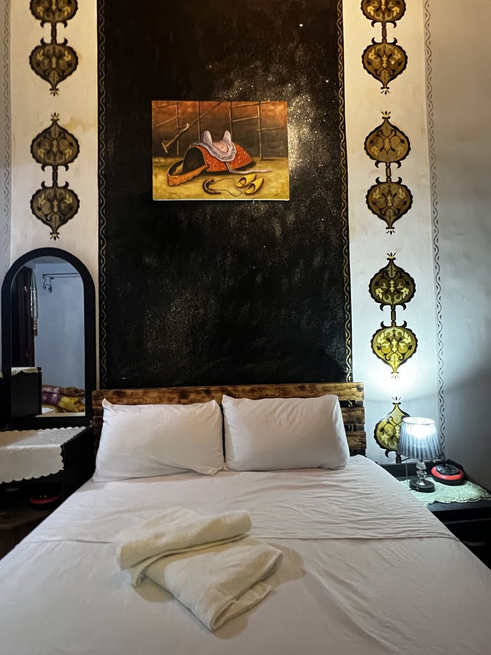Traditional Room | WiFi (free), individually decorated, bed sheets