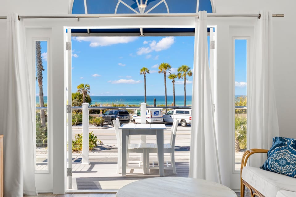 Deluxe Suite, 1 King Bed, Beach View (Magnolia) | Private kitchen | Fridge, toaster, cookware/dishes/utensils, ice maker