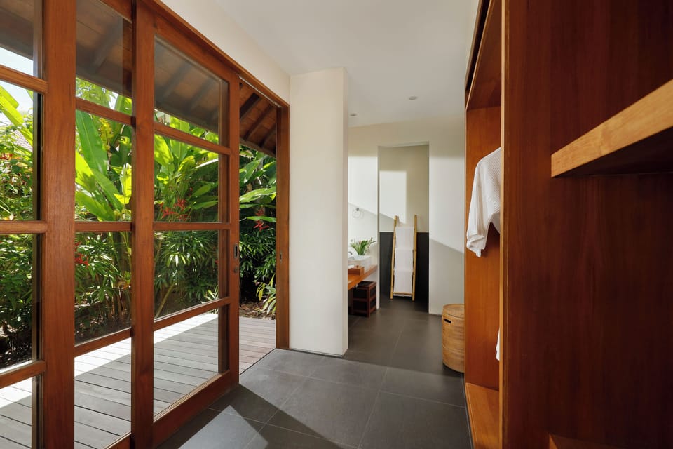 7 Bedroom Pool Villa | Bathroom | Separate tub and shower, free toiletries, hair dryer, bathrobes