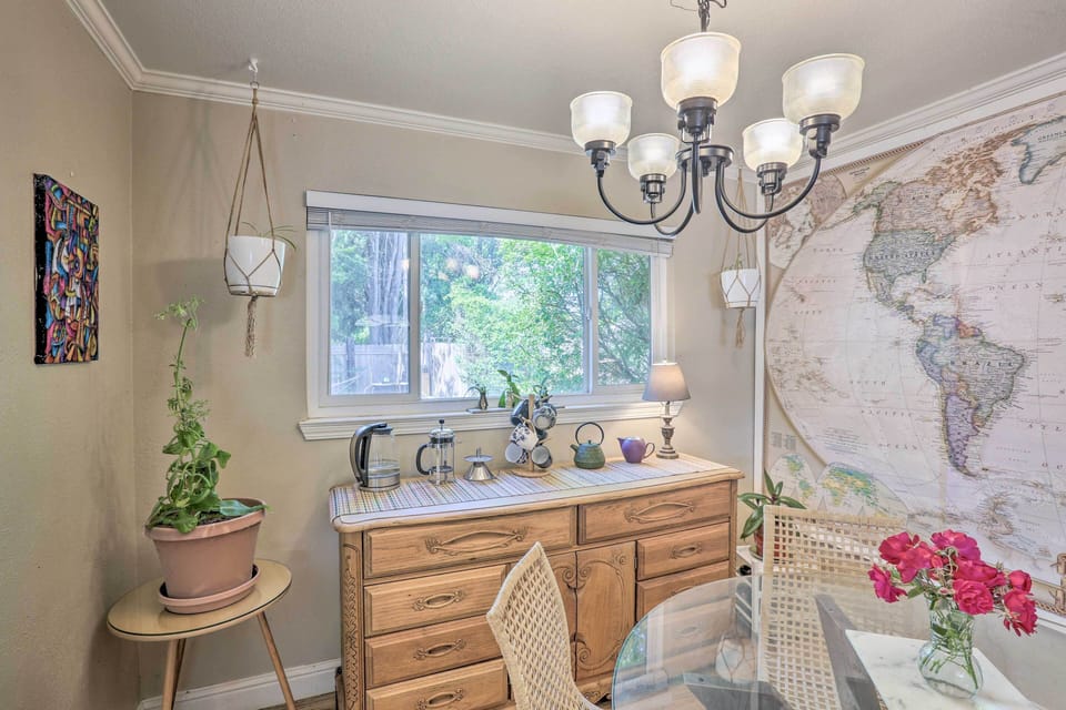 Dining Area | Coffee Bar