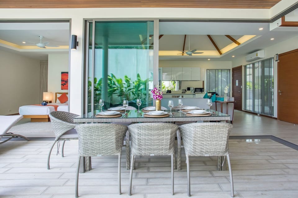 Luxury Villa | Terrace/patio