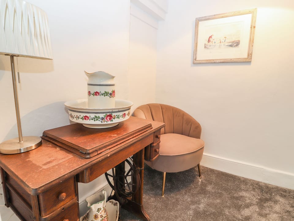 3 bedrooms, individually decorated, individually furnished, free WiFi