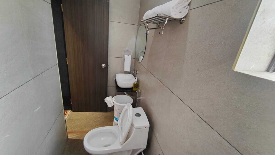 Deluxe Room | Bathroom