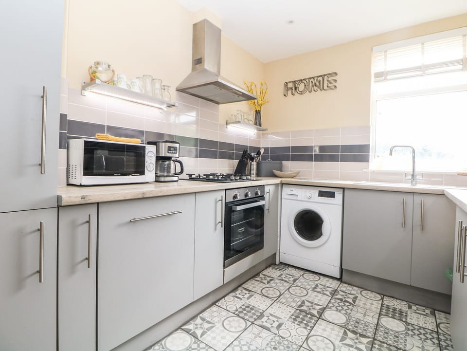 Fridge, dishwasher, electric kettle, toaster