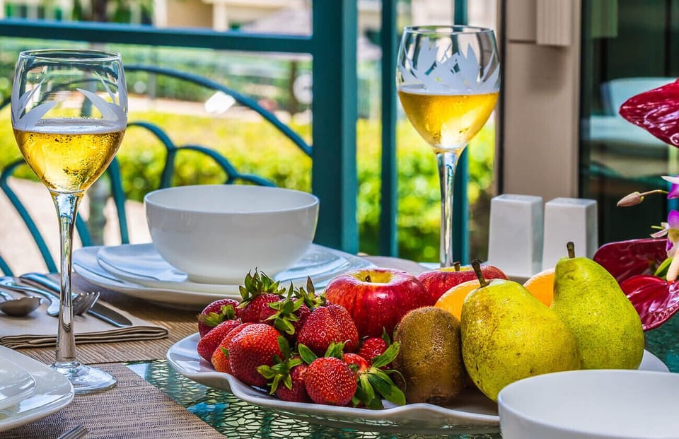 Lanai Breakfast