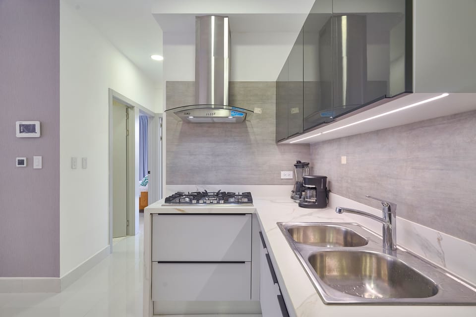 Executive Room, 2 Bedrooms, Non Smoking, City View | Private kitchen | Coffee/tea maker