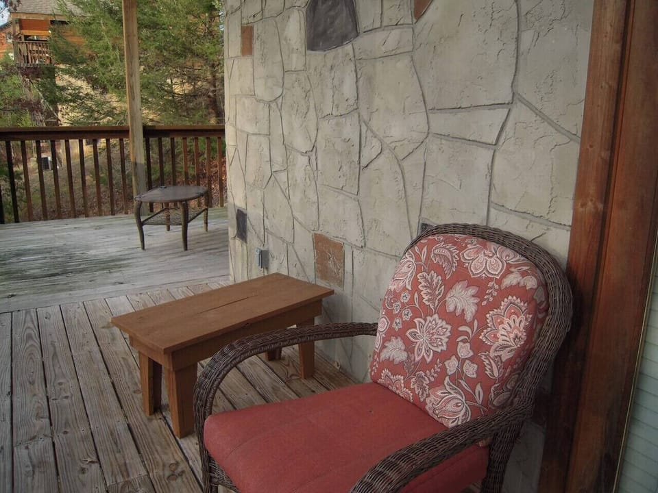 Lower deck